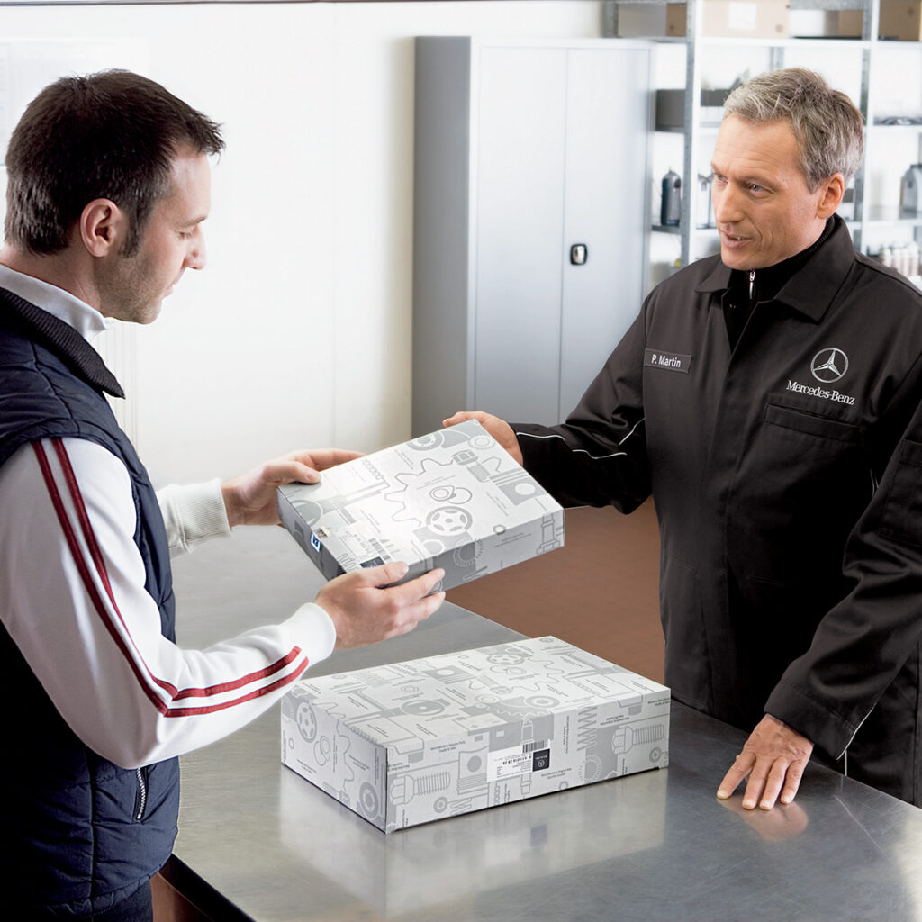 Kundenberatung für Original Mercedes-Benz Ersatzteile bei Herbrand.