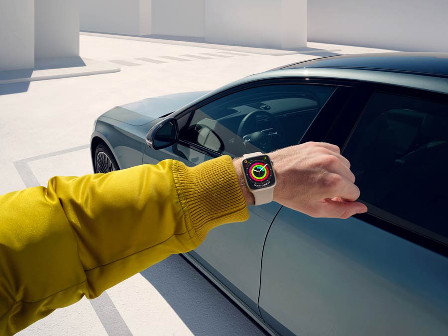 Mercedes-Benz Digitale Extras App auch für die smartwatch.