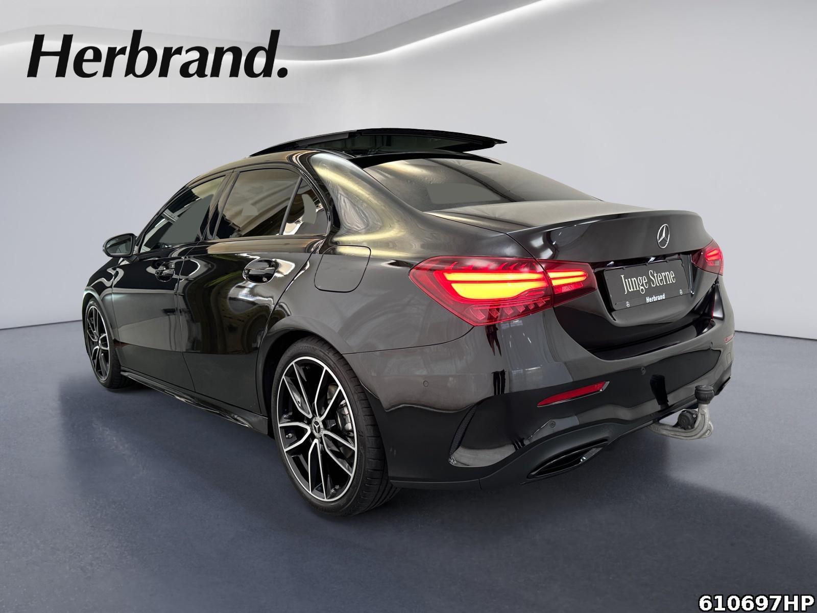 Fahrzeugabbildung Mercedes-Benz A 180 Limousine AMG Night AHK Pano Ambiente 19