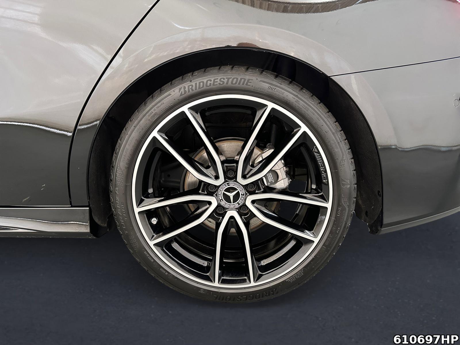 Fahrzeugabbildung Mercedes-Benz A 180 Limousine AMG Night AHK Pano Ambiente 19