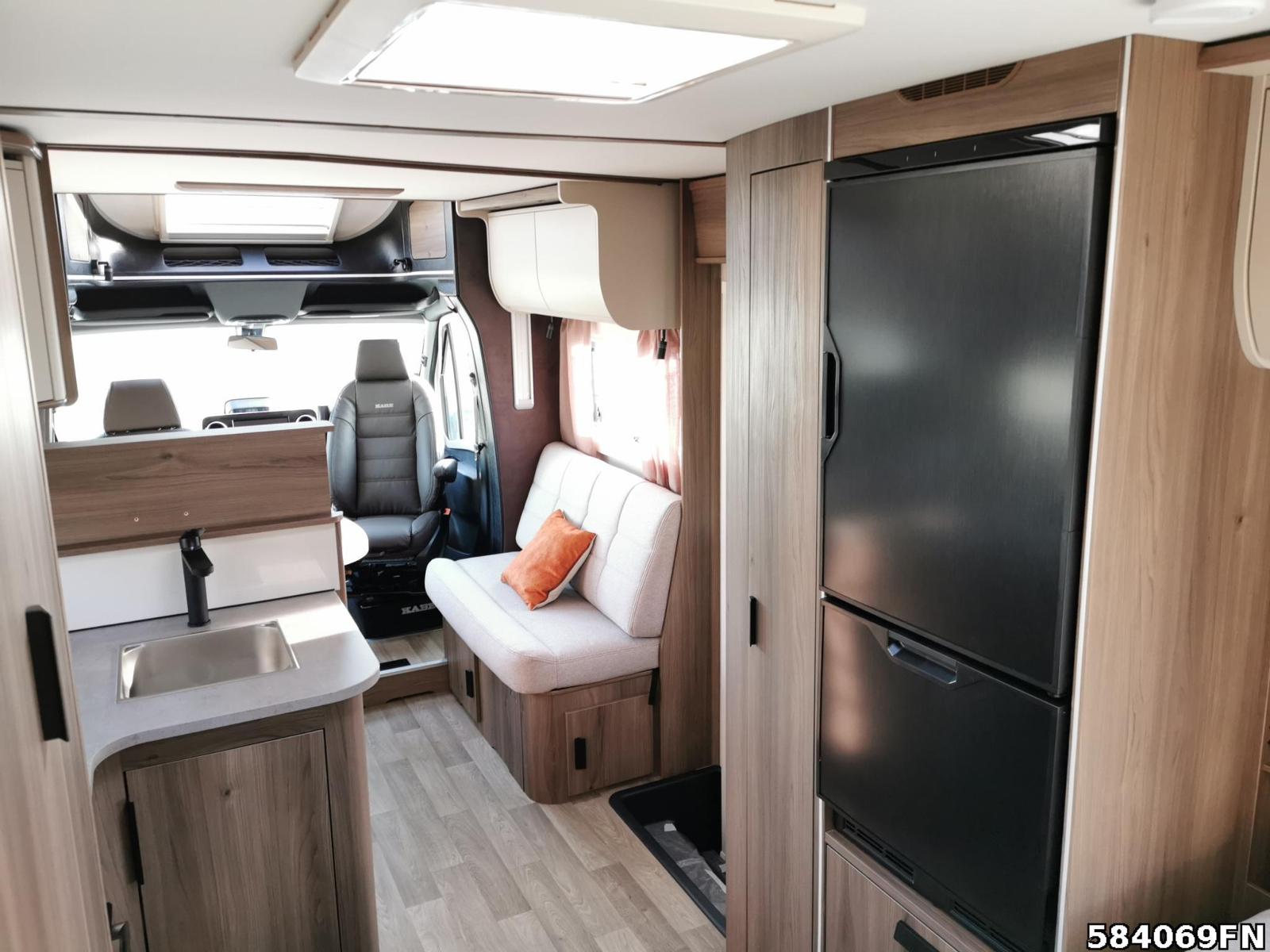 Fahrzeugabbildung Kabe TM Royal X 810 LXL 