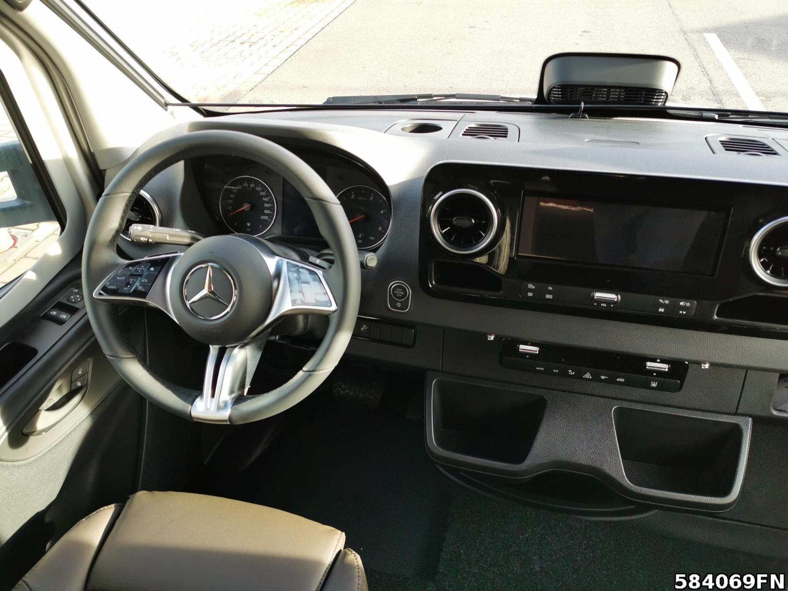 Fahrzeugabbildung Kabe TM Royal X 810 LXL 