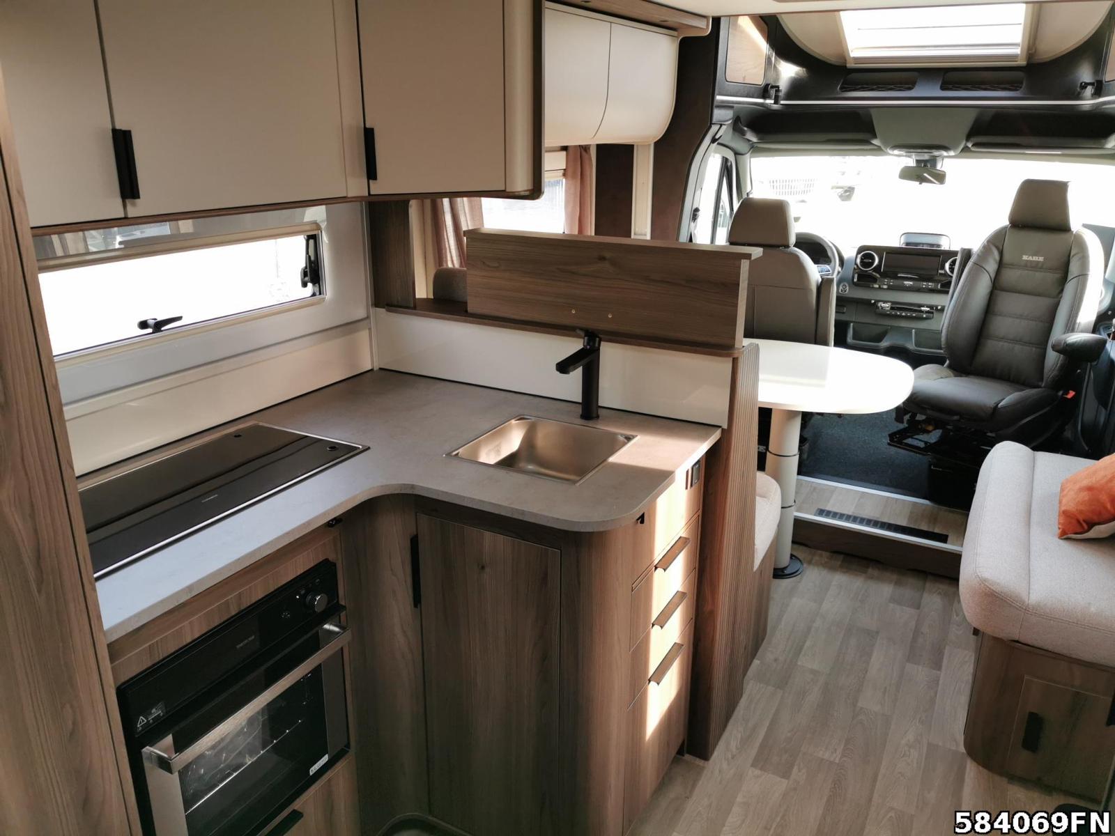 Fahrzeugabbildung Kabe TM Royal X 810 LXL 
