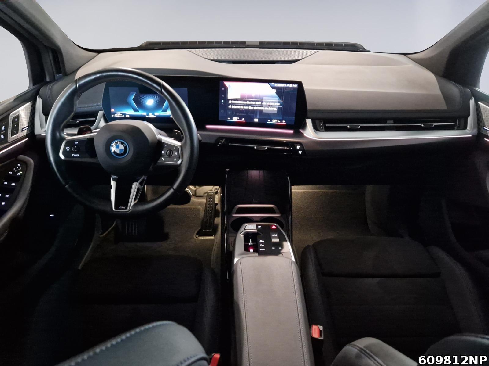Fahrzeugabbildung BMW 225 Active Tourer e xDrive M Sport LED AHK PDC.