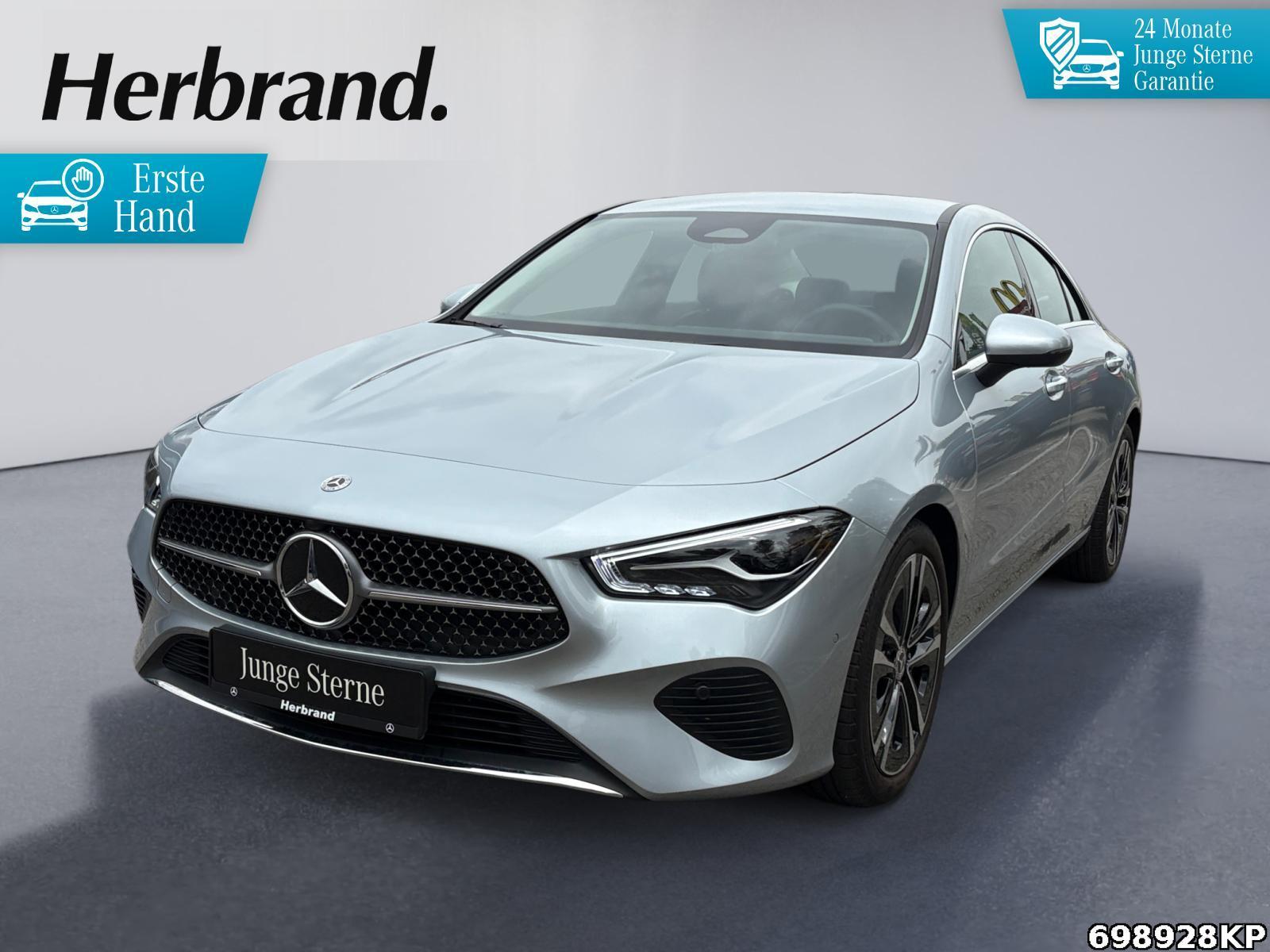 Mercedes-Benz CLA 180 Progressive Lenkradhzg Kamera LED 18