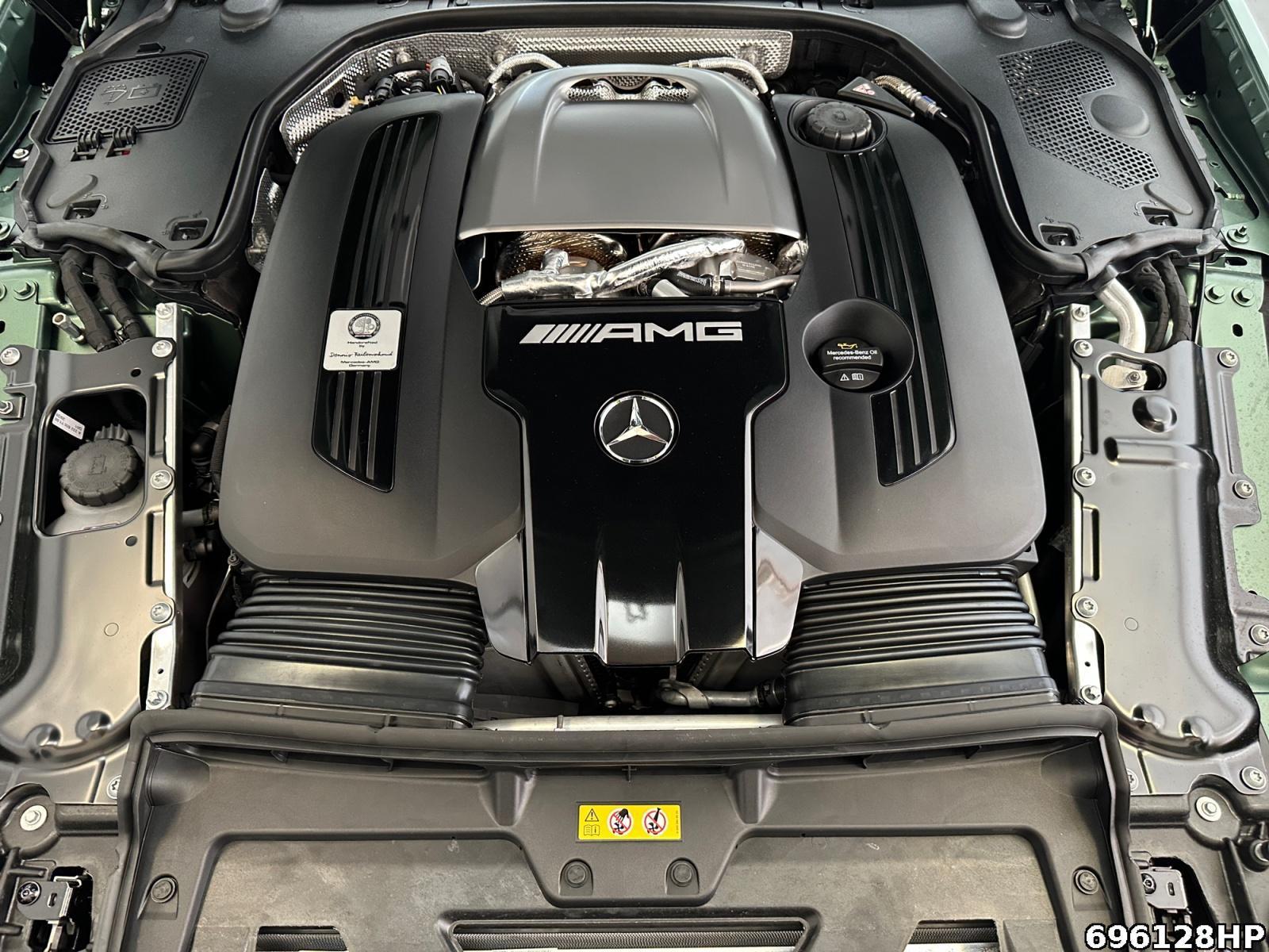 Fahrzeugabbildung Mercedes-Benz SL 63 AMG 4MATIC+ +NIGHT+HUD+BURMESTER+AERO+360+