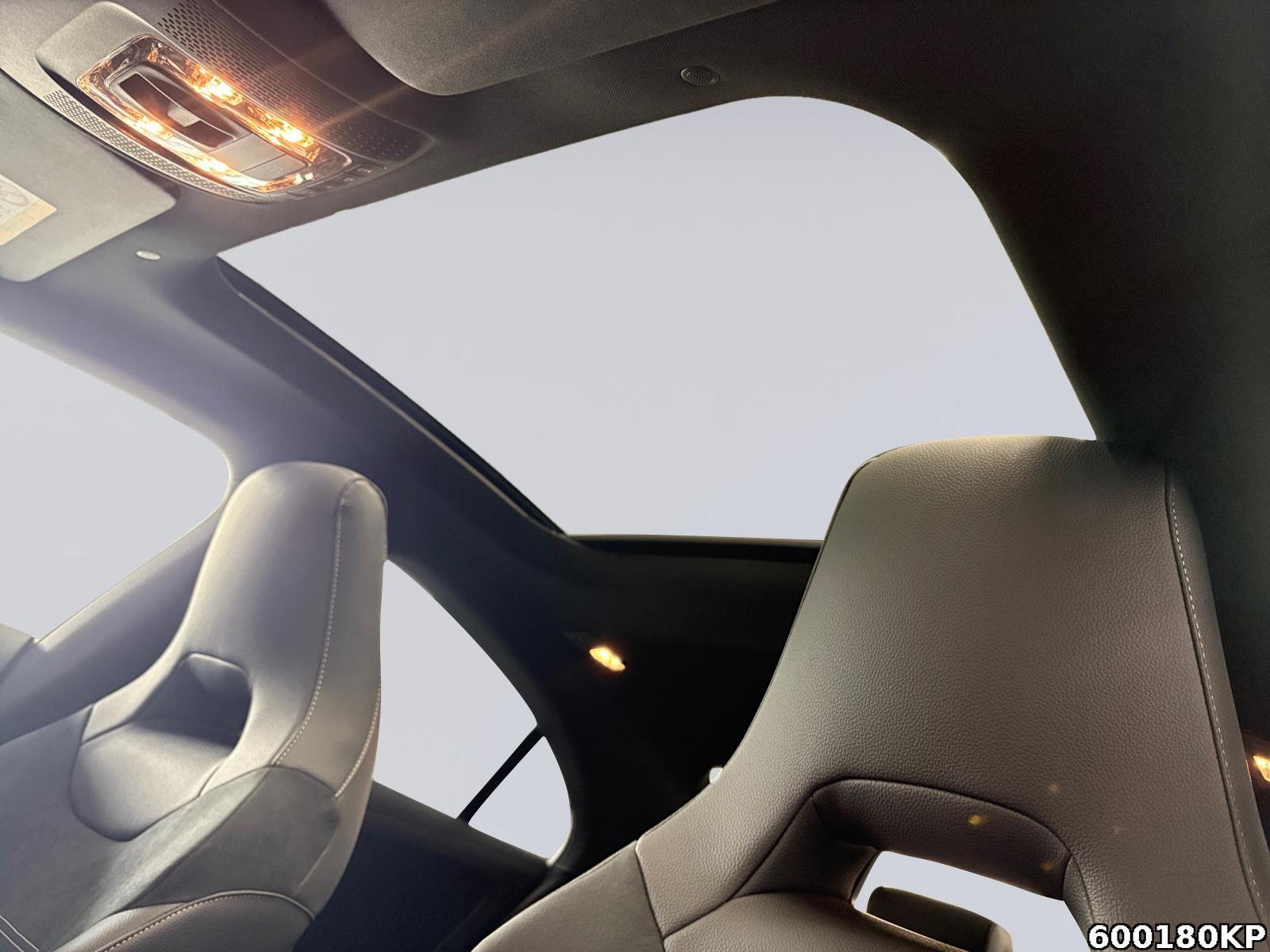 Fahrzeugabbildung Mercedes-Benz CLA 200 AMG Pano Distronic Night Kamera Ambiente