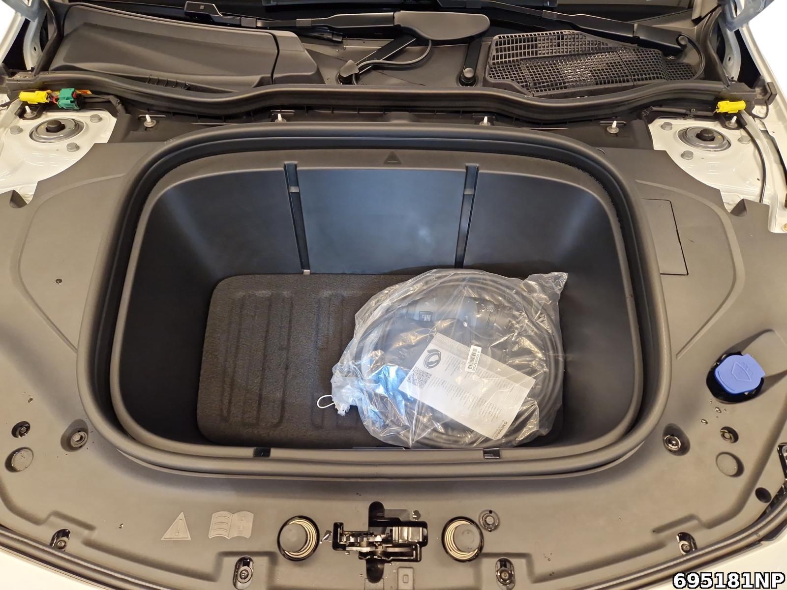 Fahrzeugabbildung Mercedes-Benz CLA 250 + AMG+BURMESTER+HUD+360°+MULTIBEAM+