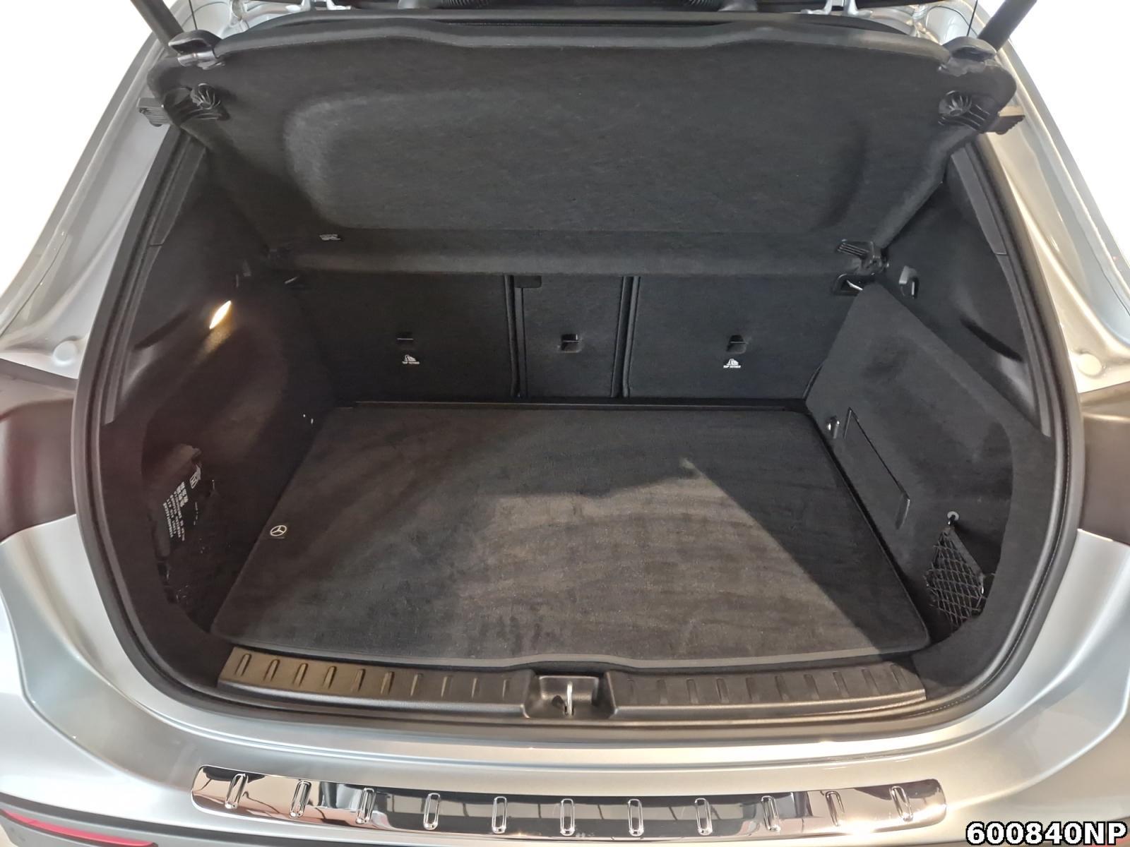 Fahrzeugabbildung Mercedes-Benz GLA 180 AMG LED KEYLESS Kamera Widescreen MBUX