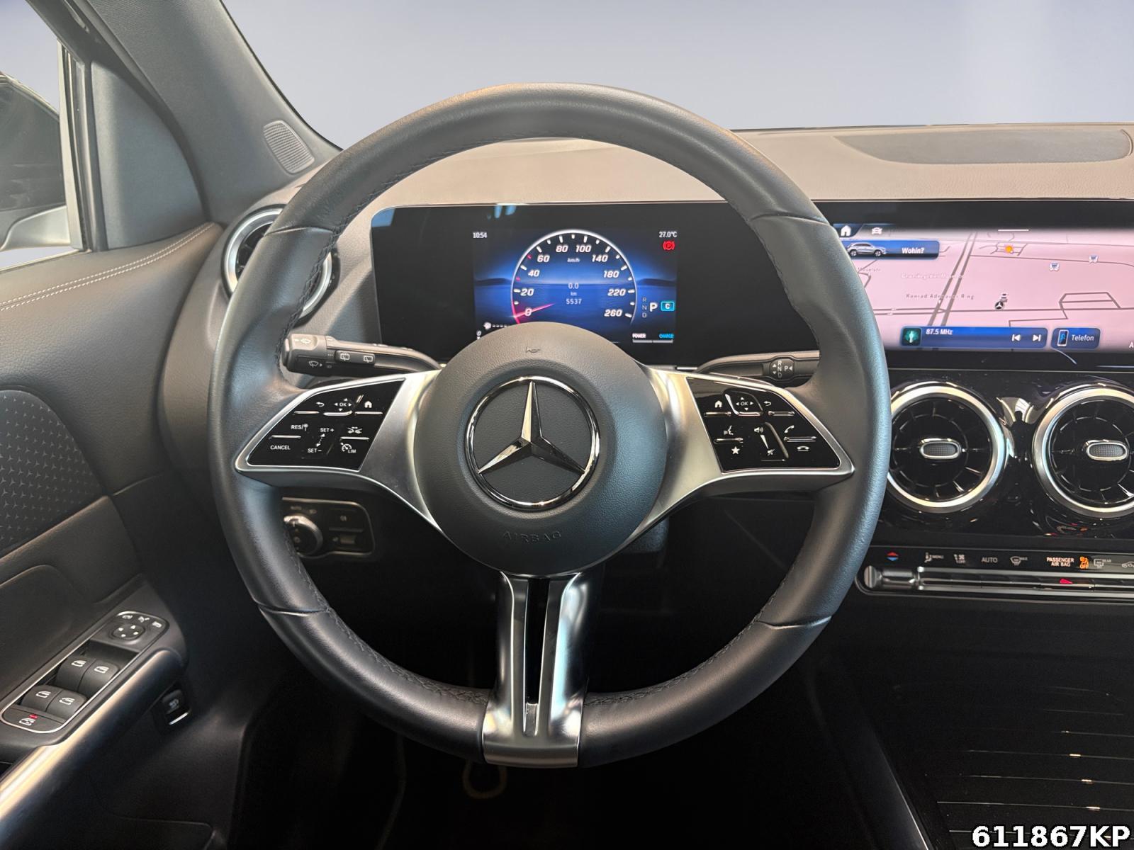 Fahrzeugabbildung Mercedes-Benz GLA 200 Progressive AHK Advanced DAB Kamera