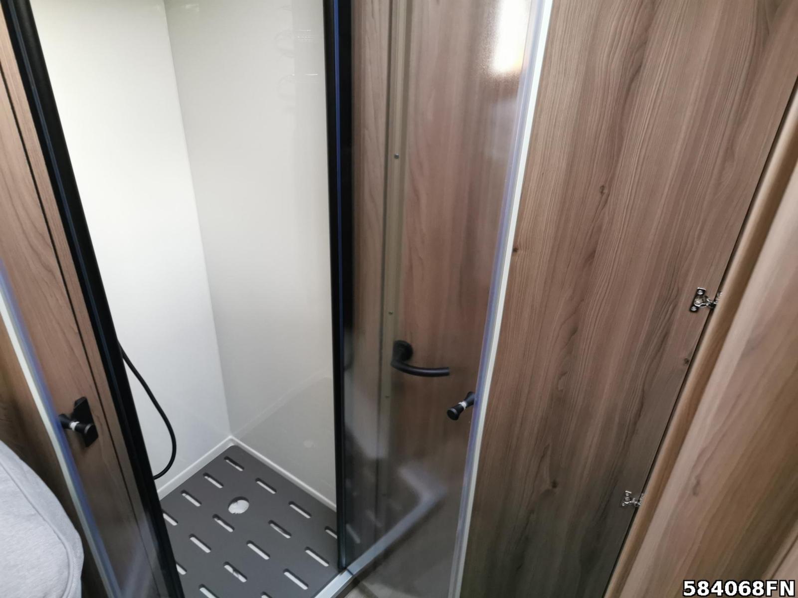 Fahrzeugabbildung Kabe TM Royal X 810 LGB 