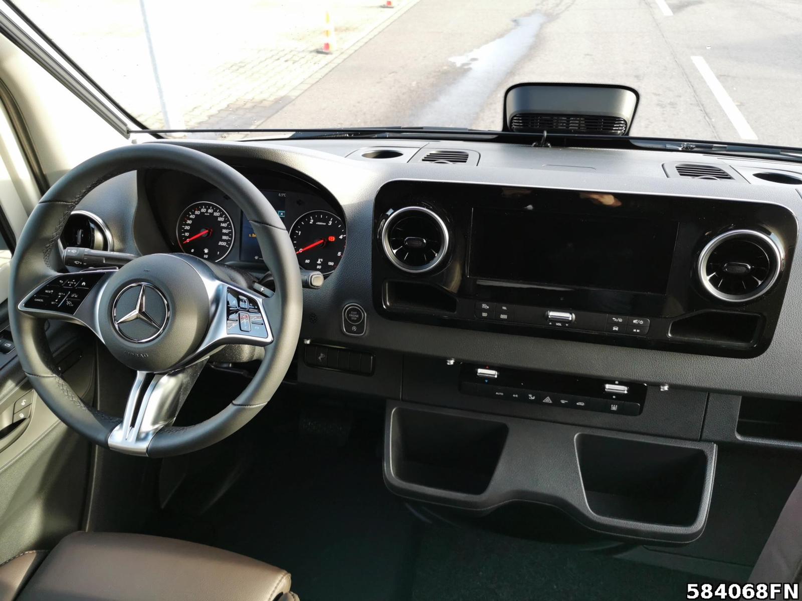 Fahrzeugabbildung Kabe TM Royal X 810 LGB 
