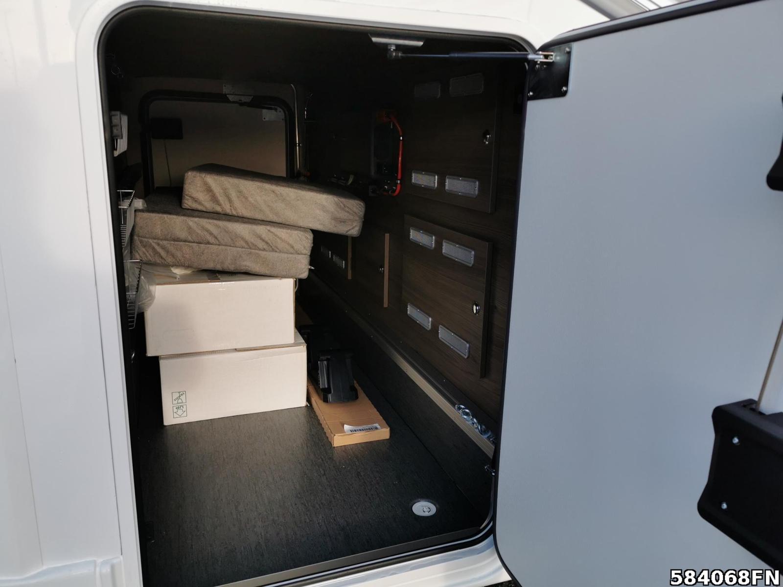 Fahrzeugabbildung Kabe TM Royal X 810 LGB 