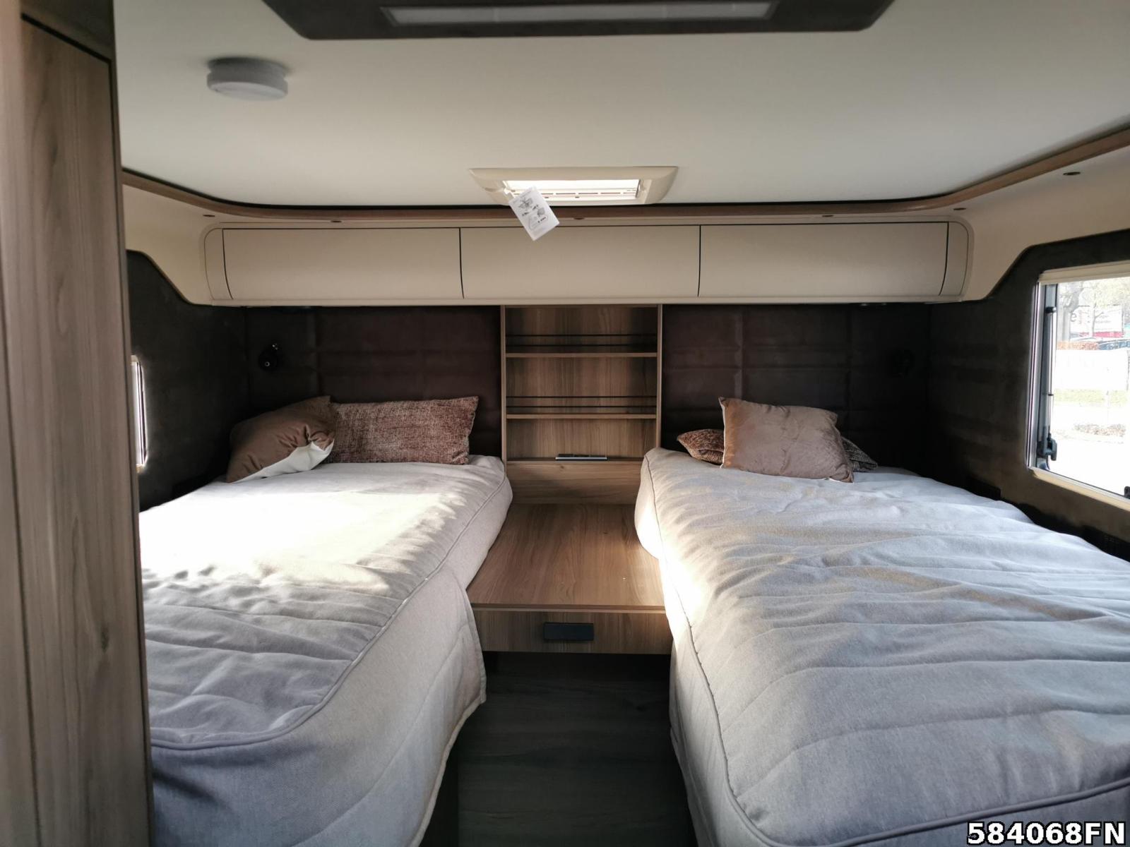 Fahrzeugabbildung Kabe TM Royal X 810 LGB 