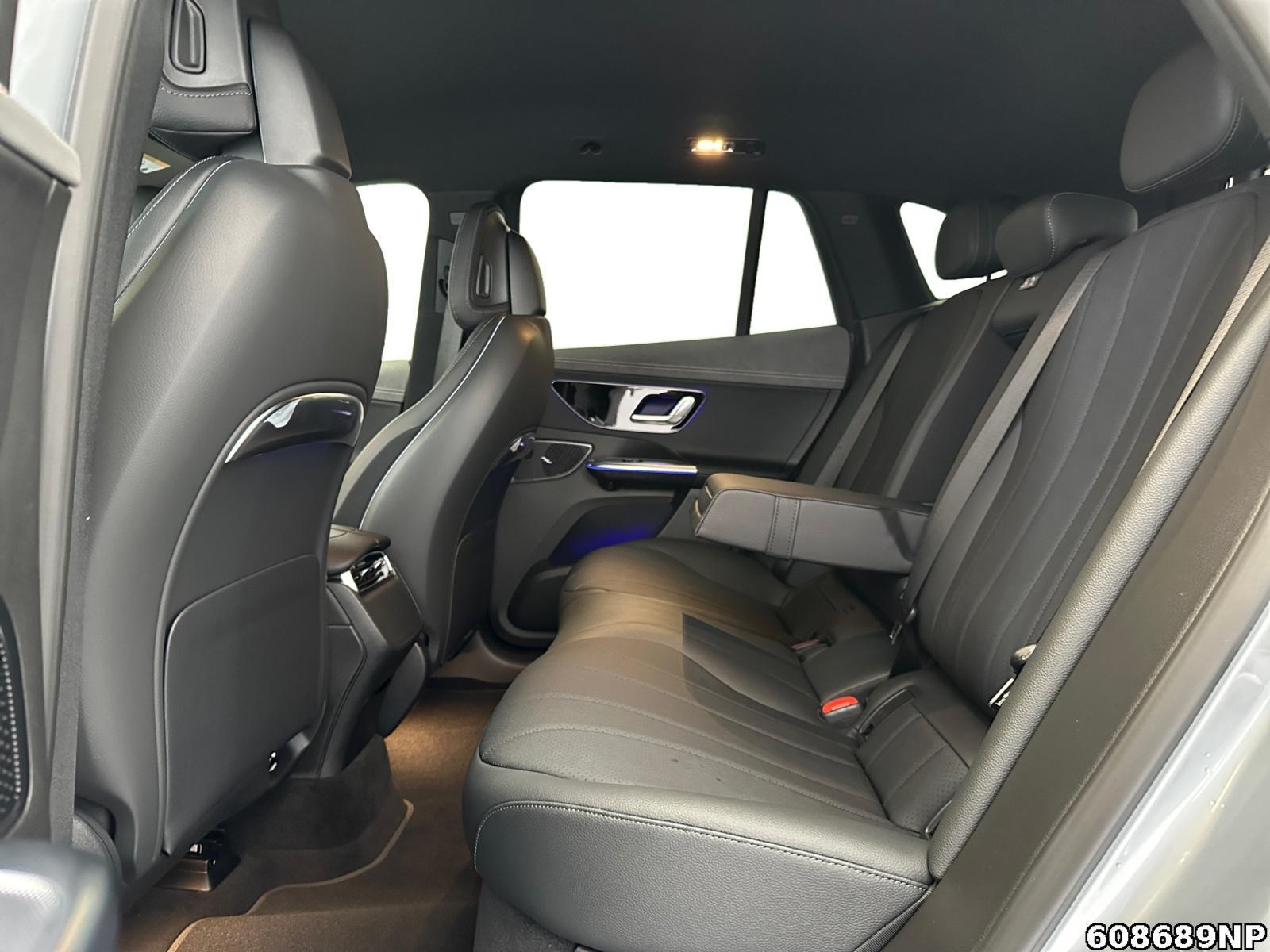 Fahrzeugabbildung Mercedes-Benz EQE SUV 350+ Electric Art AHK Distronic 360 100%