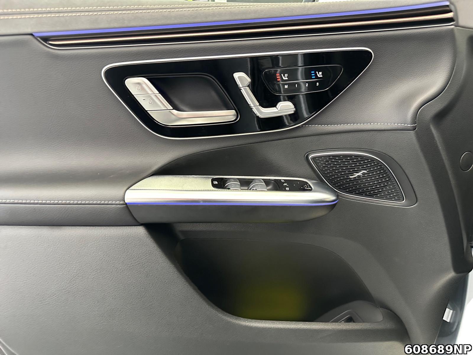 Fahrzeugabbildung Mercedes-Benz EQE SUV 350+ Electric Art AHK Distronic 360 100%