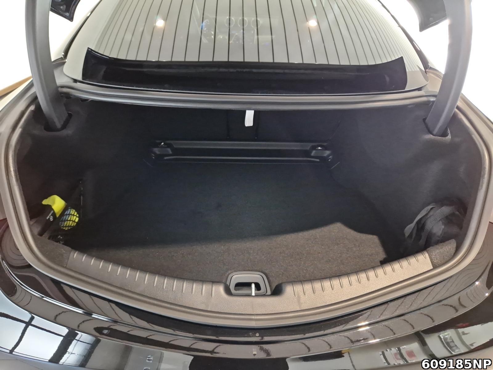 Fahrzeugabbildung Mercedes-Benz CLE 300 4M AMG Coupé Pano Digital-Light 360°