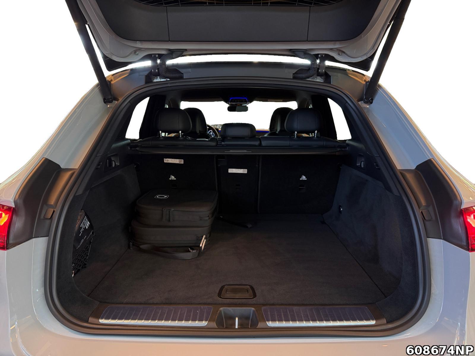 Fahrzeugabbildung Mercedes-Benz EQE SUV 350+ AMG AHK Airmatic Night Distronic