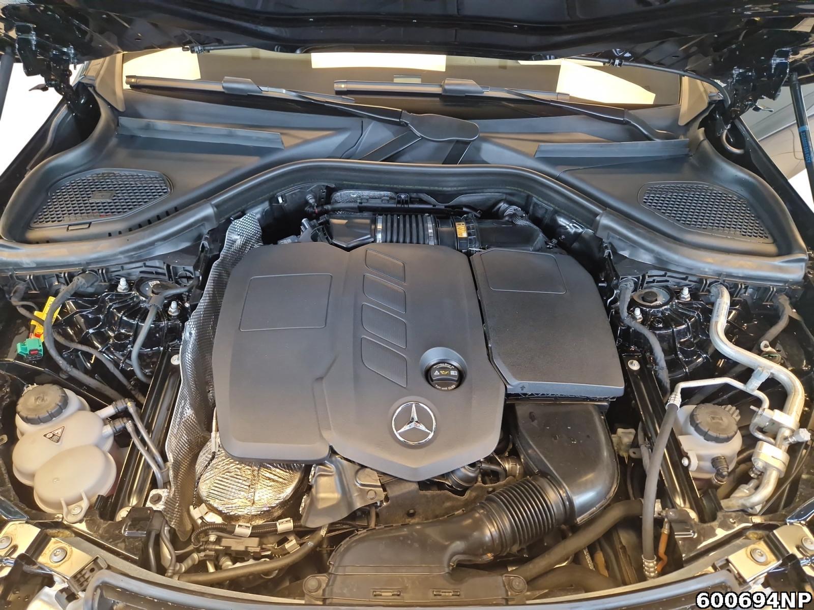 Fahrzeugabbildung Mercedes-Benz GLC 300 de AMG Pano AHK 20 Zoll Memory Totwinkel