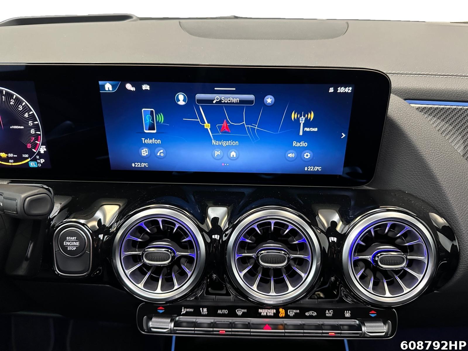 Fahrzeugabbildung Mercedes-Benz GLA 250 e AMG Night Pano Burmester Distronic AHK