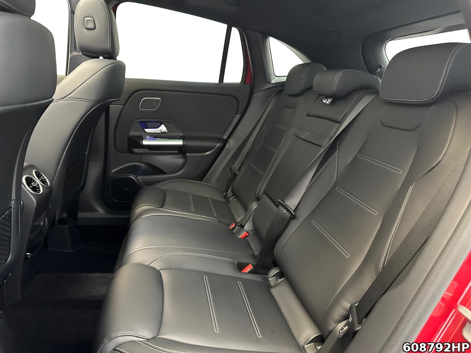Fahrzeugabbildung Mercedes-Benz GLA 250 e AMG Night Pano Burmester Distronic AHK