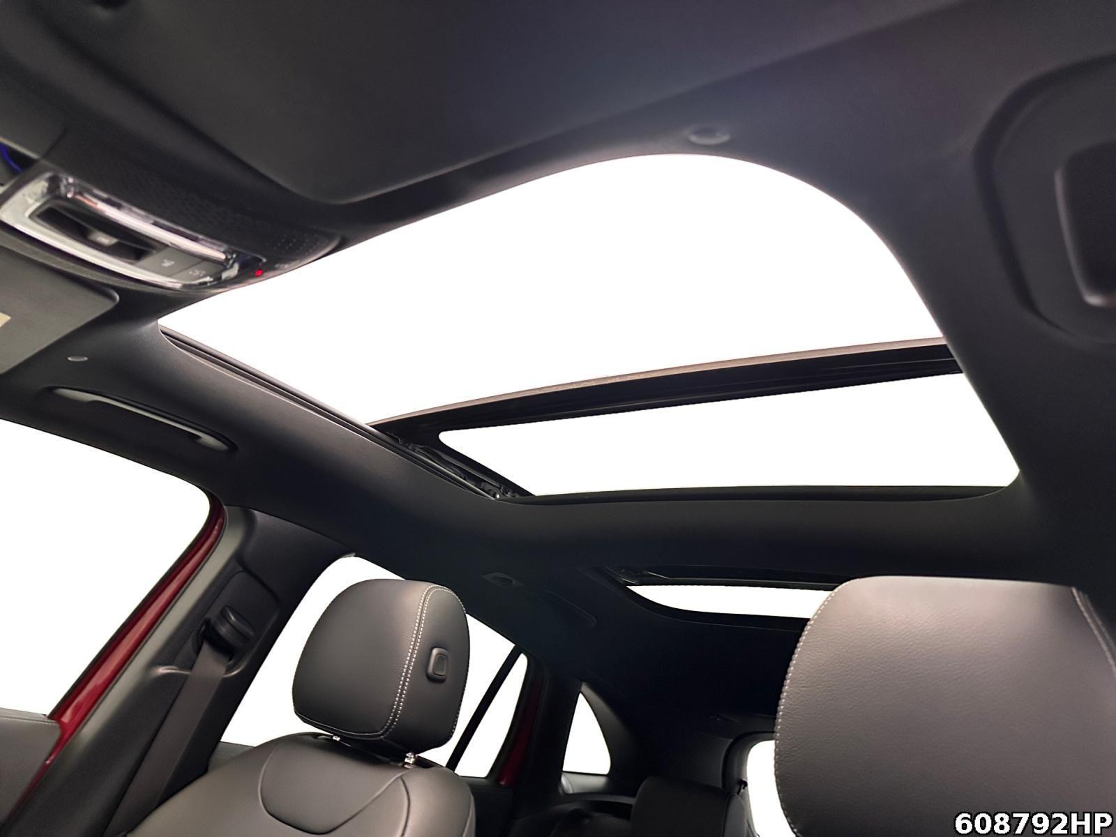 Fahrzeugabbildung Mercedes-Benz GLA 250 e AMG Night Pano Burmester Distronic AHK