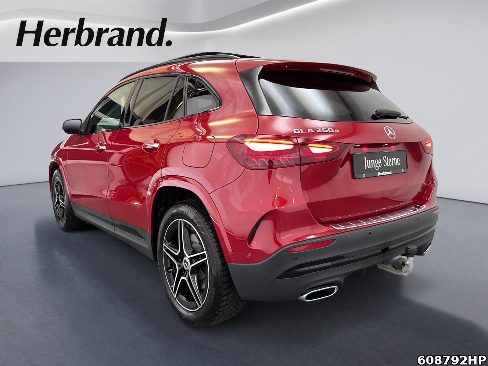 Fahrzeugabbildung Mercedes-Benz GLA 250 e AMG Night Pano Burmester Distronic AHK