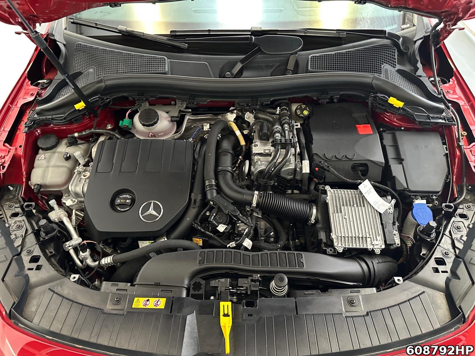 Fahrzeugabbildung Mercedes-Benz GLA 250 e AMG Night Pano Burmester Distronic AHK