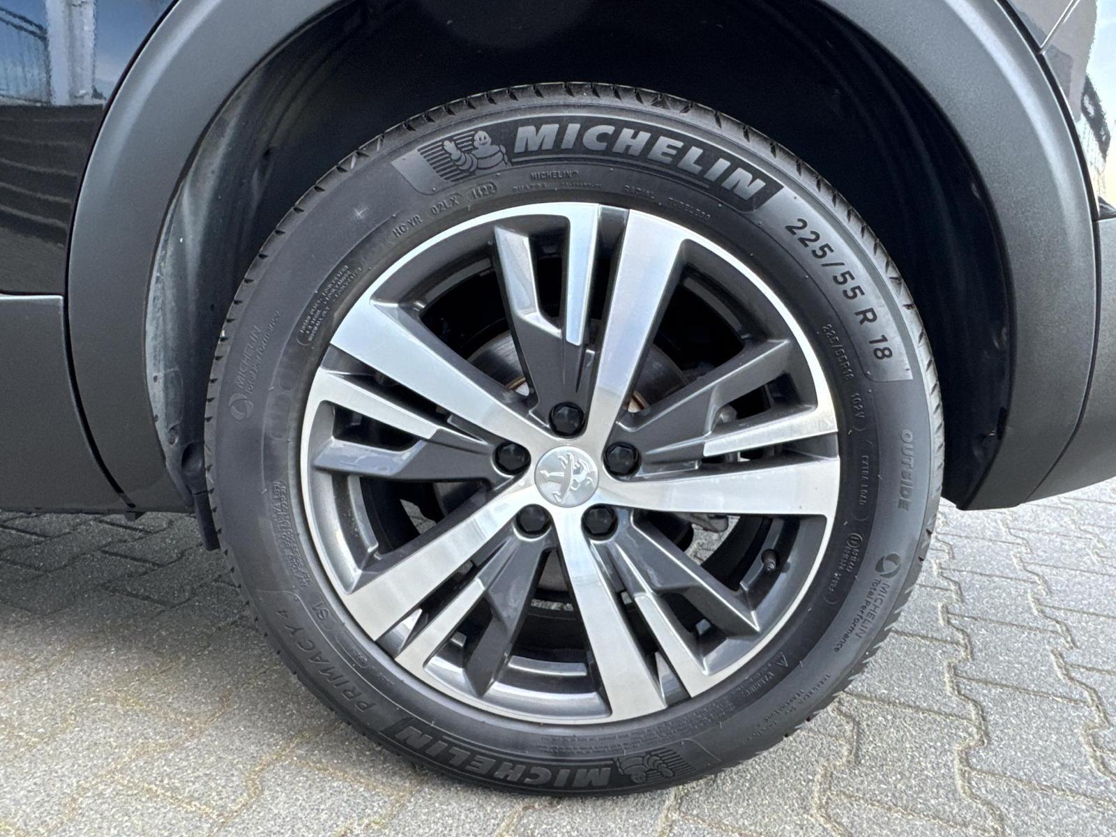 Fahrzeugabbildung Peugeot 5008 Allure 7 SITZER+NAVI+CARPLAY