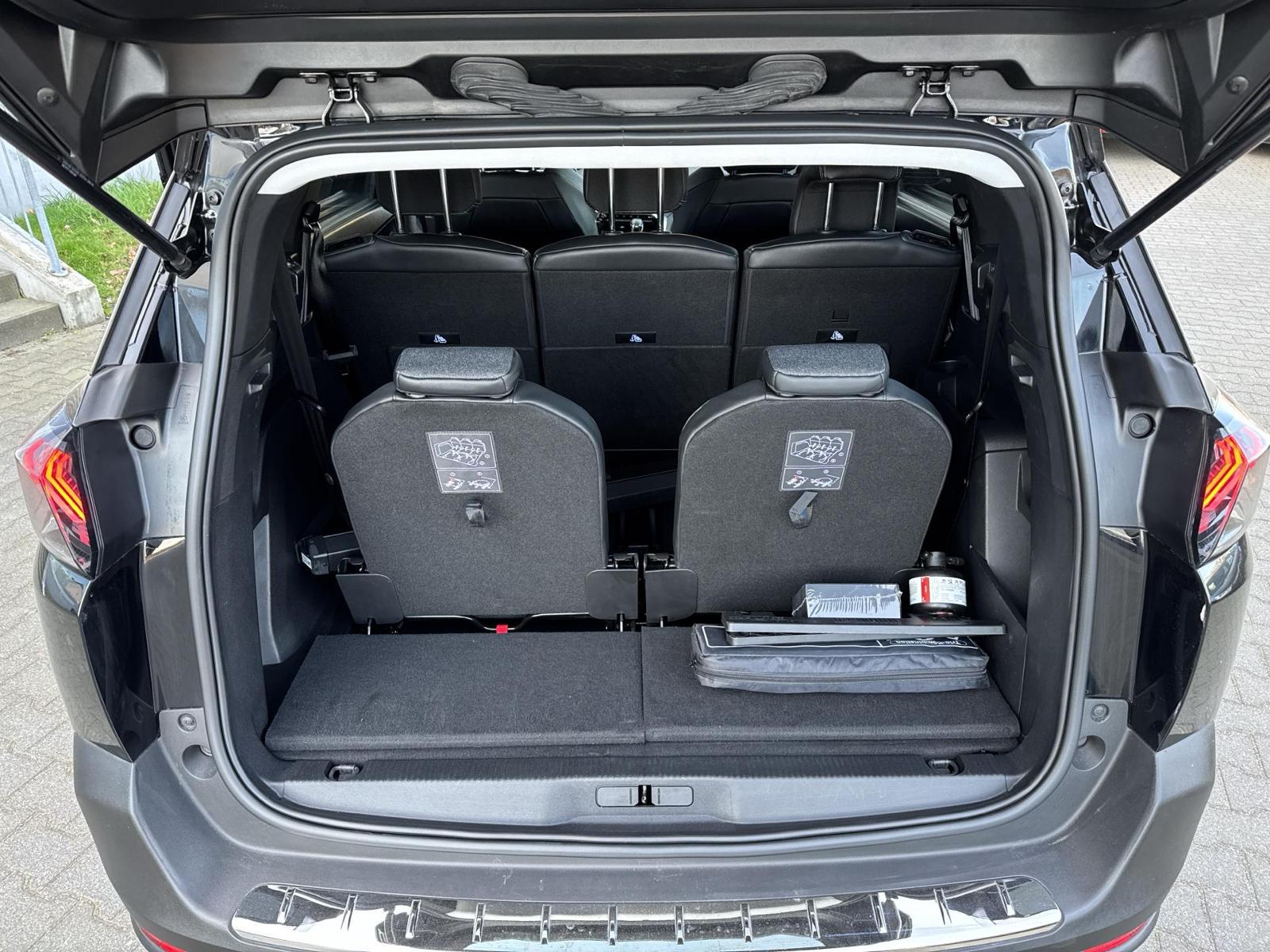 Fahrzeugabbildung Peugeot 5008 Allure 7 SITZER+NAVI+CARPLAY