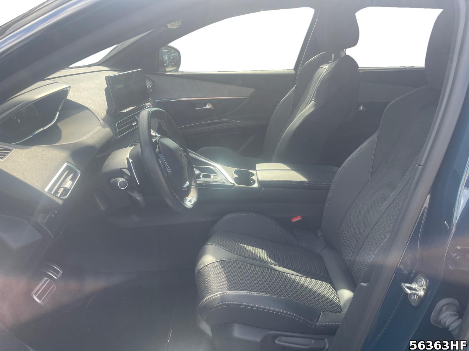 Fahrzeugabbildung Peugeot 5008 GT 1.2 PureTech 130