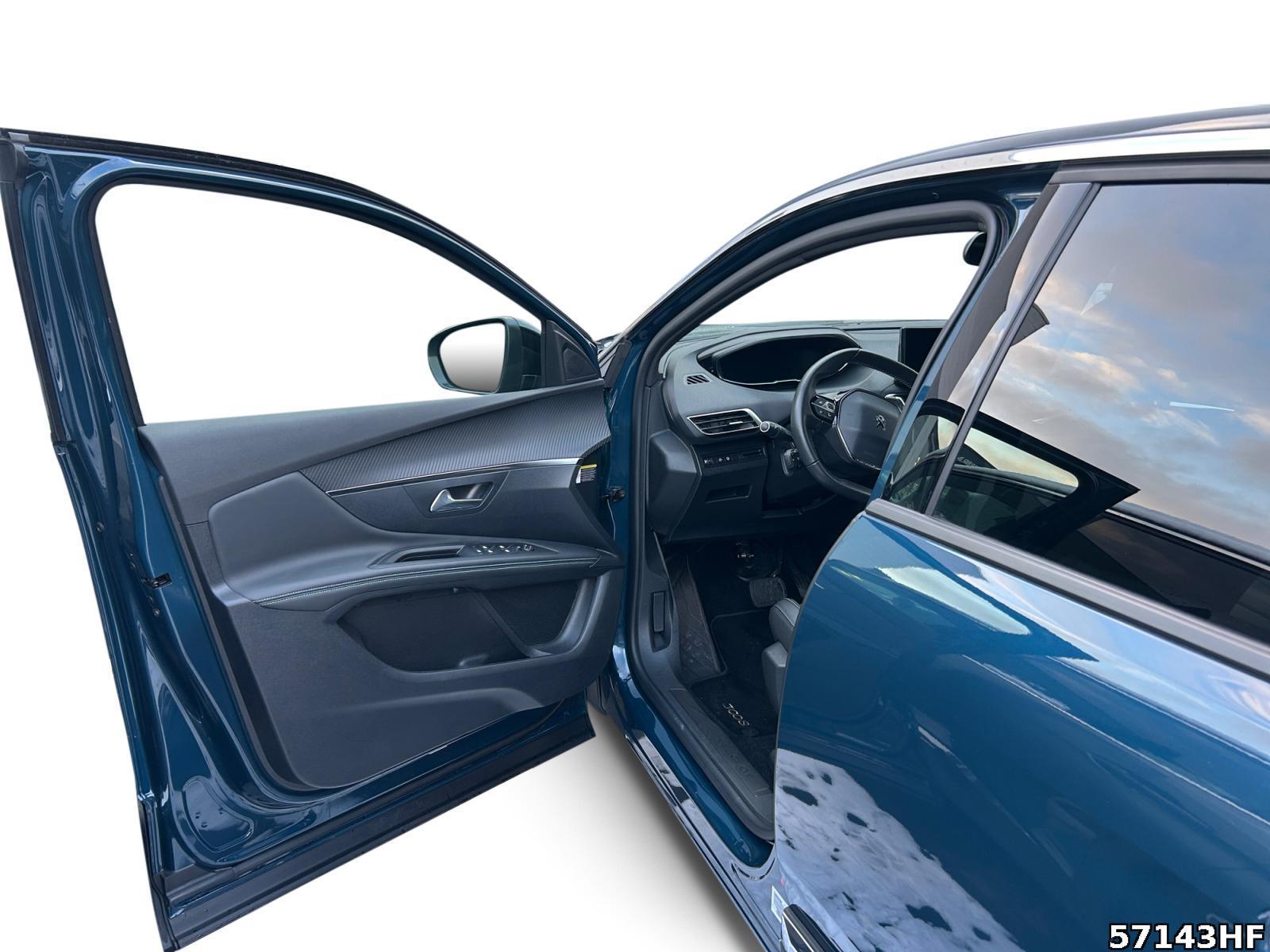Fahrzeugabbildung Peugeot 3008 Allure +SHZ+MILDHYBRID+CARPLAY+LED+
