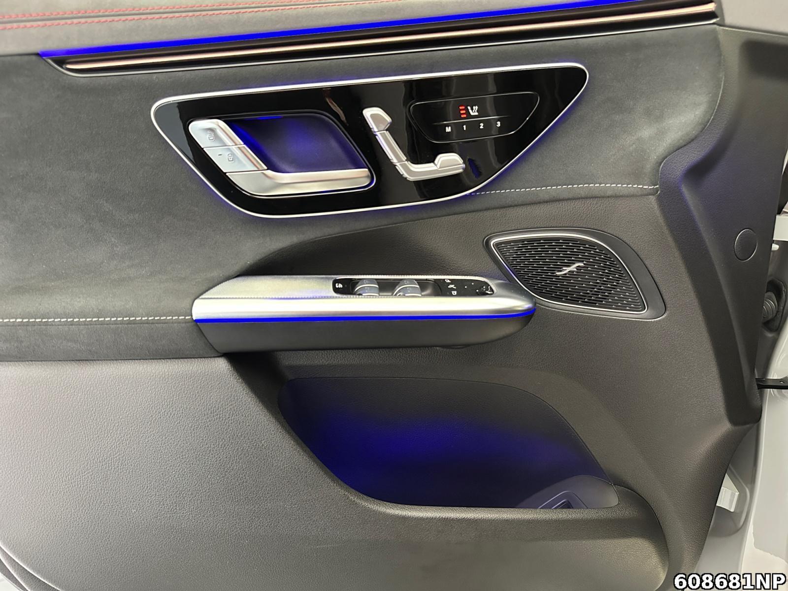 Fahrzeugabbildung Mercedes-Benz EQE SUV 350+ AMG Airmatic AHK Memory Distro. 20