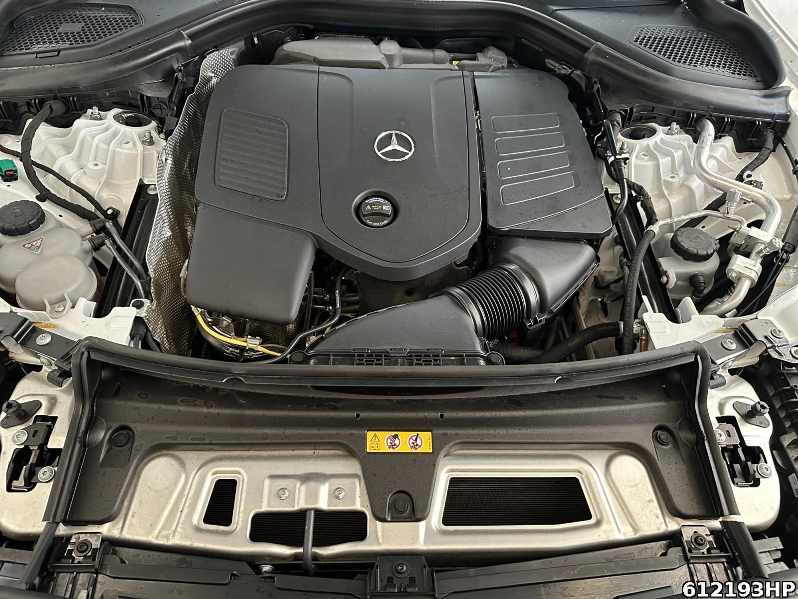 Fahrzeugabbildung Mercedes-Benz GLC 300 e 4M AMG AHK Digital Light Keyless 360°