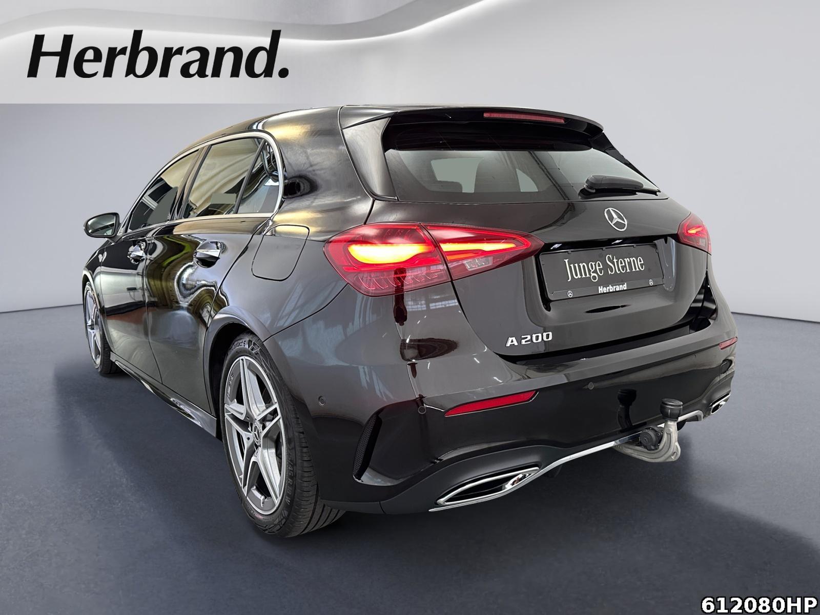 Fahrzeugabbildung Mercedes-Benz A 200 AMG AHK Keyless Distronic Kamera Ambiente
