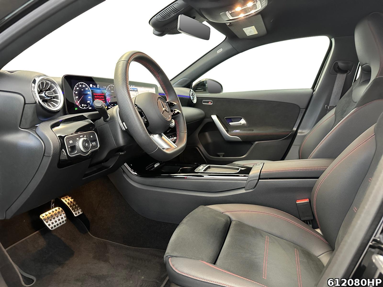 Fahrzeugabbildung Mercedes-Benz A 200 AMG AHK Keyless Distronic Kamera Ambiente