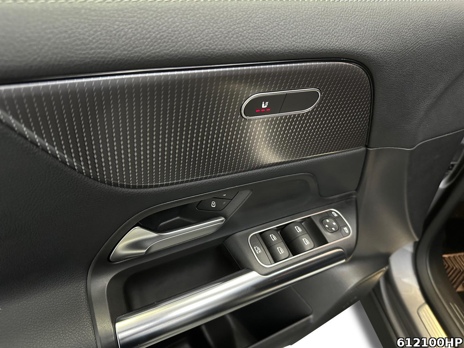 Fahrzeugabbildung Mercedes-Benz GLA 200 Progressive Night AHK Kamera Soundsyst.