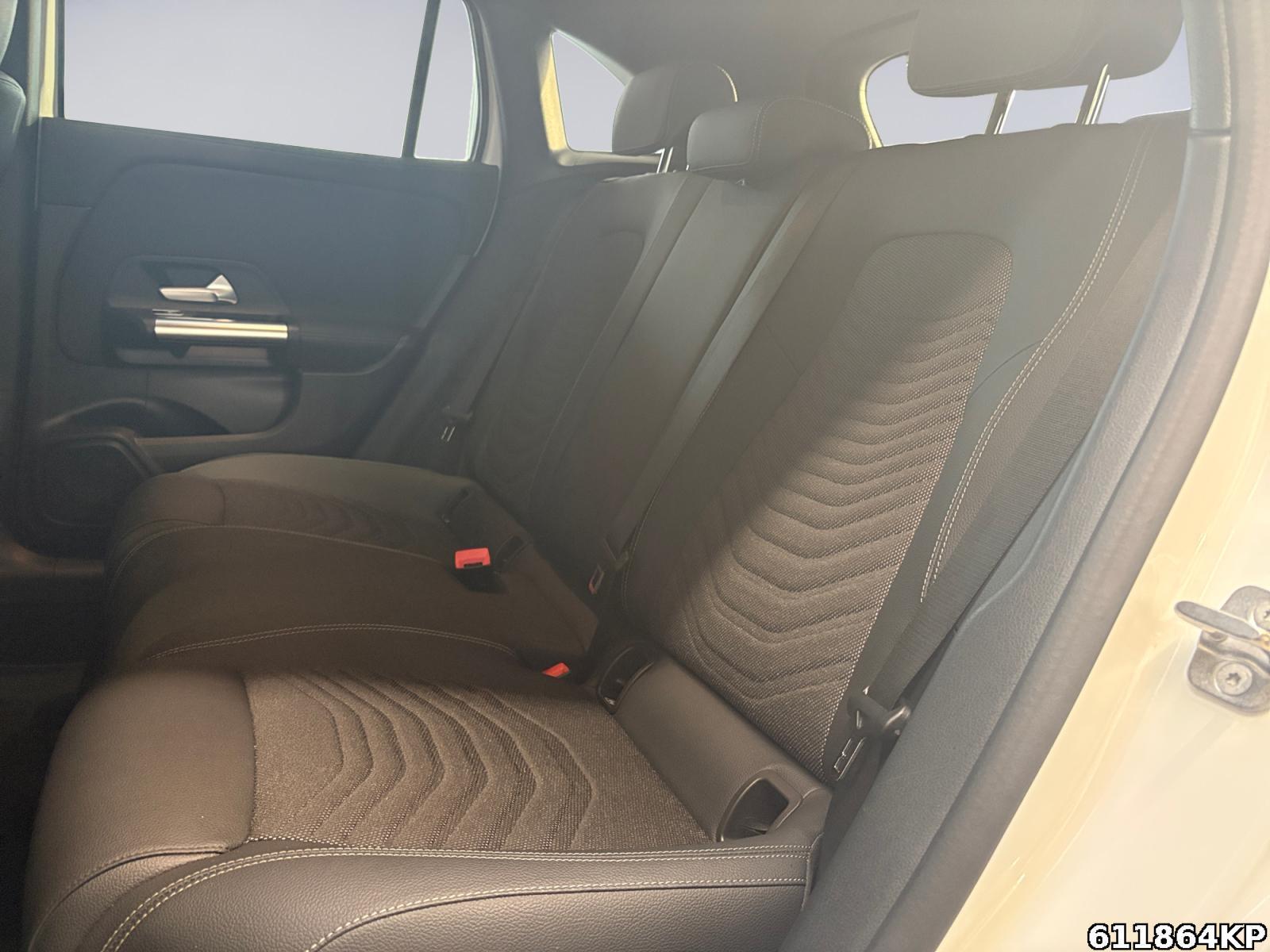 Fahrzeugabbildung Mercedes-Benz GLA 200 Progressive