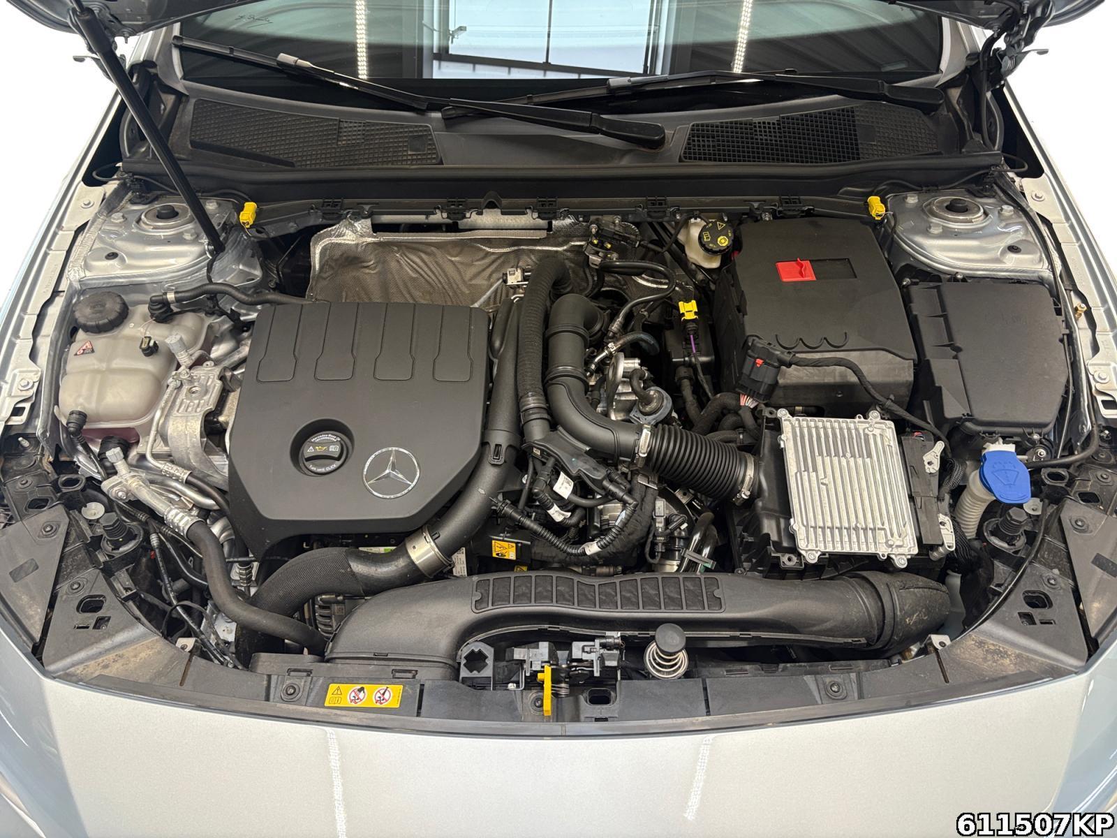 Fahrzeugabbildung Mercedes-Benz A 180 Progressive AHK Kamera Standheizung LED