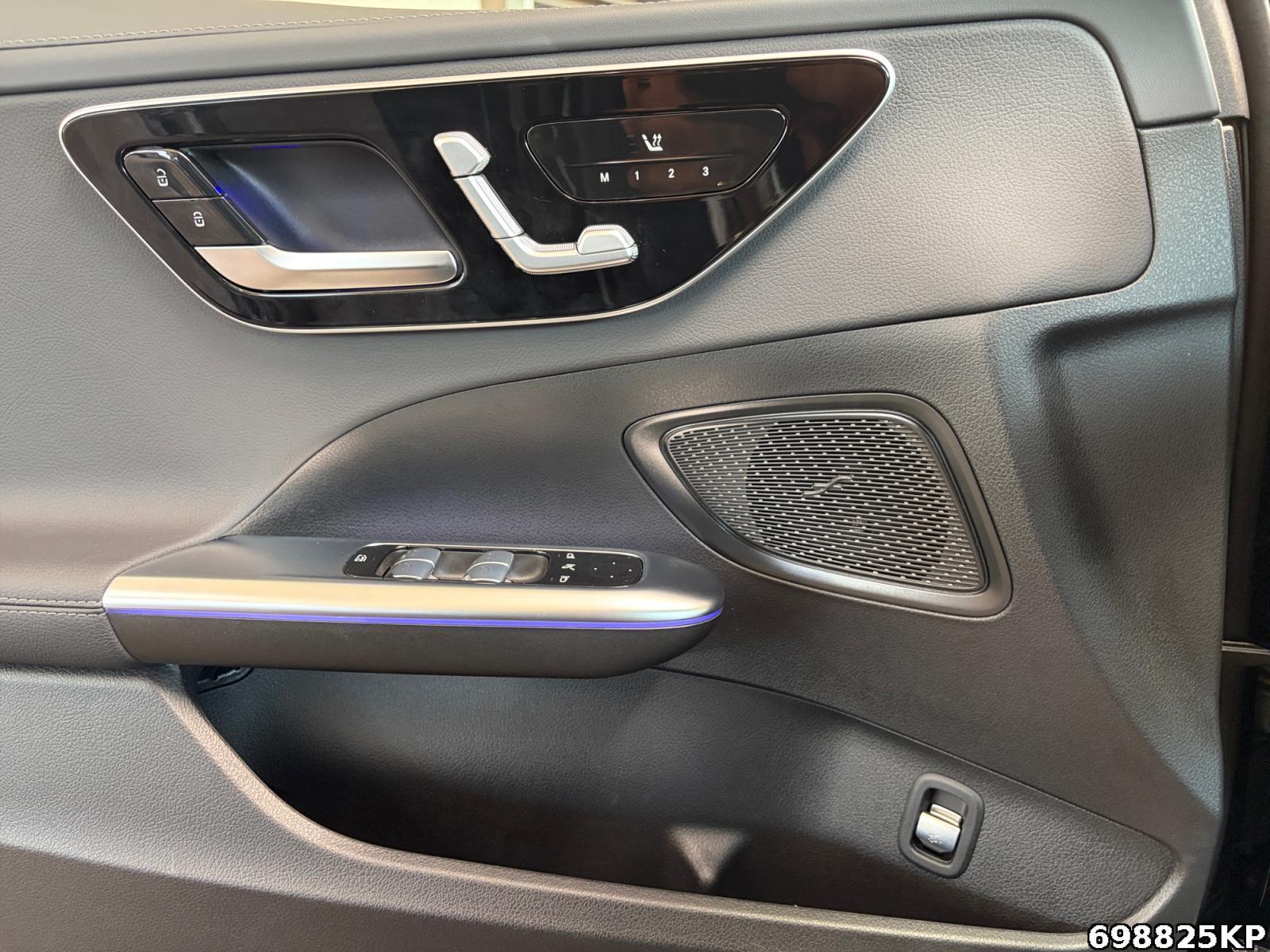 Fahrzeugabbildung Mercedes-Benz C 180 T AMG Night AHK Pano Memory Ambiente+ 18