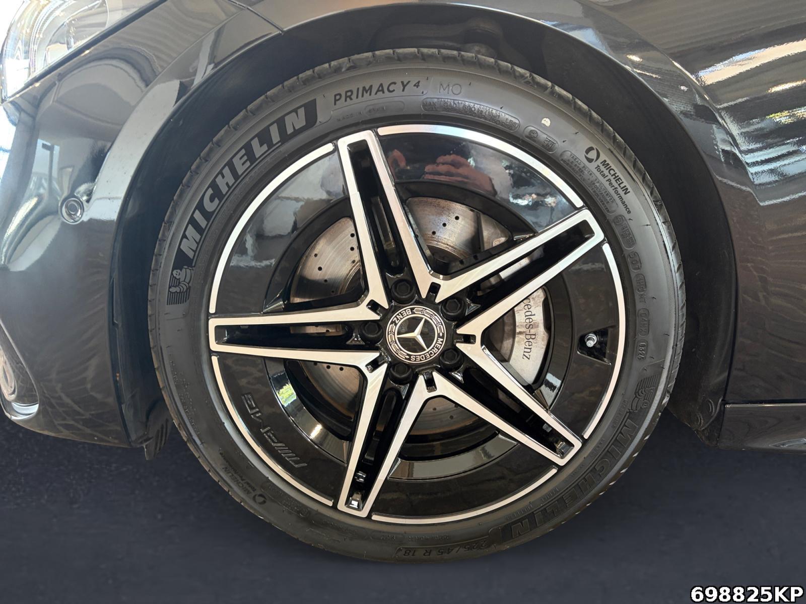 Fahrzeugabbildung Mercedes-Benz C 180 T AMG Night AHK Pano Memory Ambiente+ 18