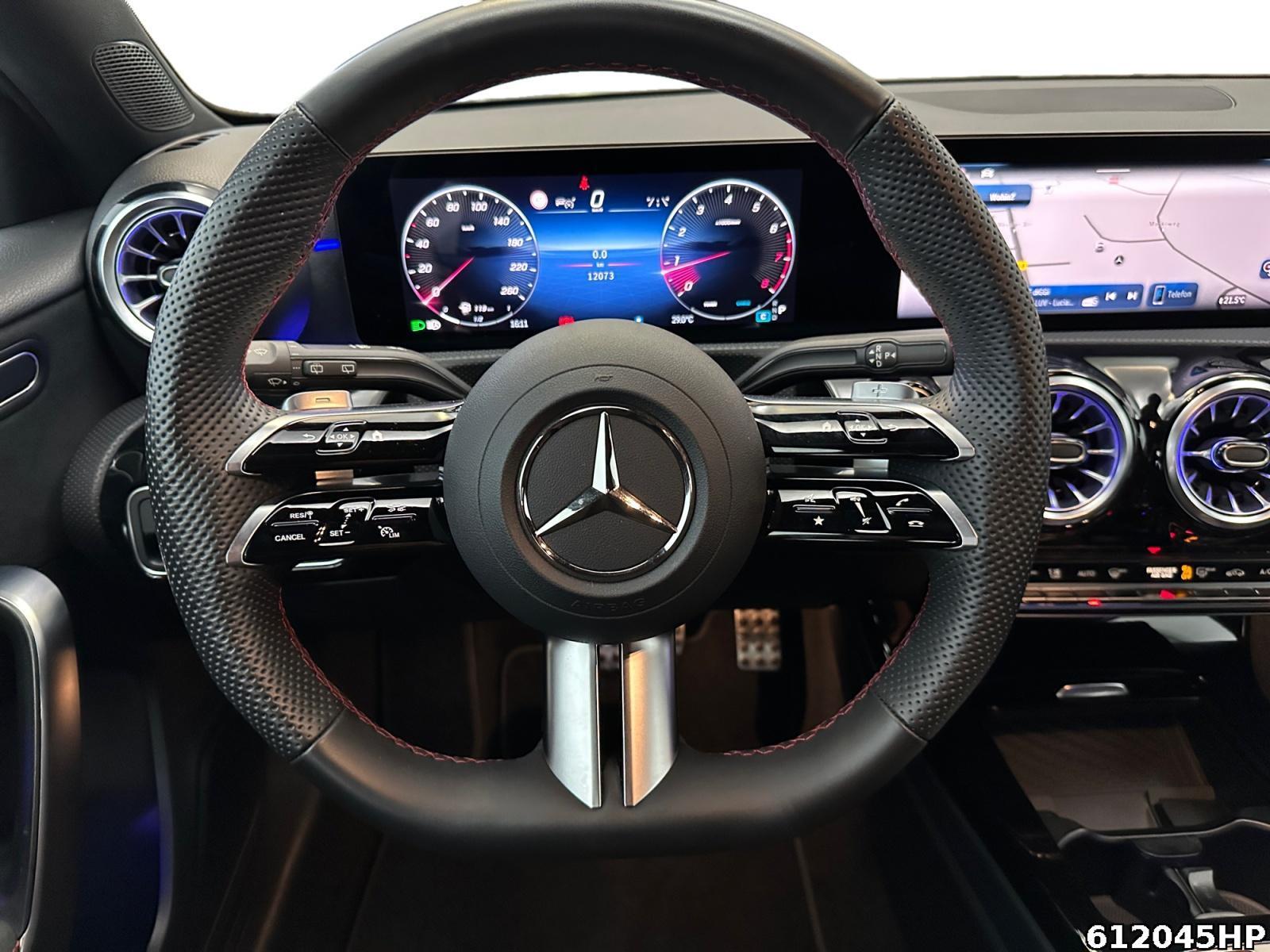 Fahrzeugabbildung Mercedes-Benz A 200 AMG AHK Night Distronic Kamera Keyless Amb