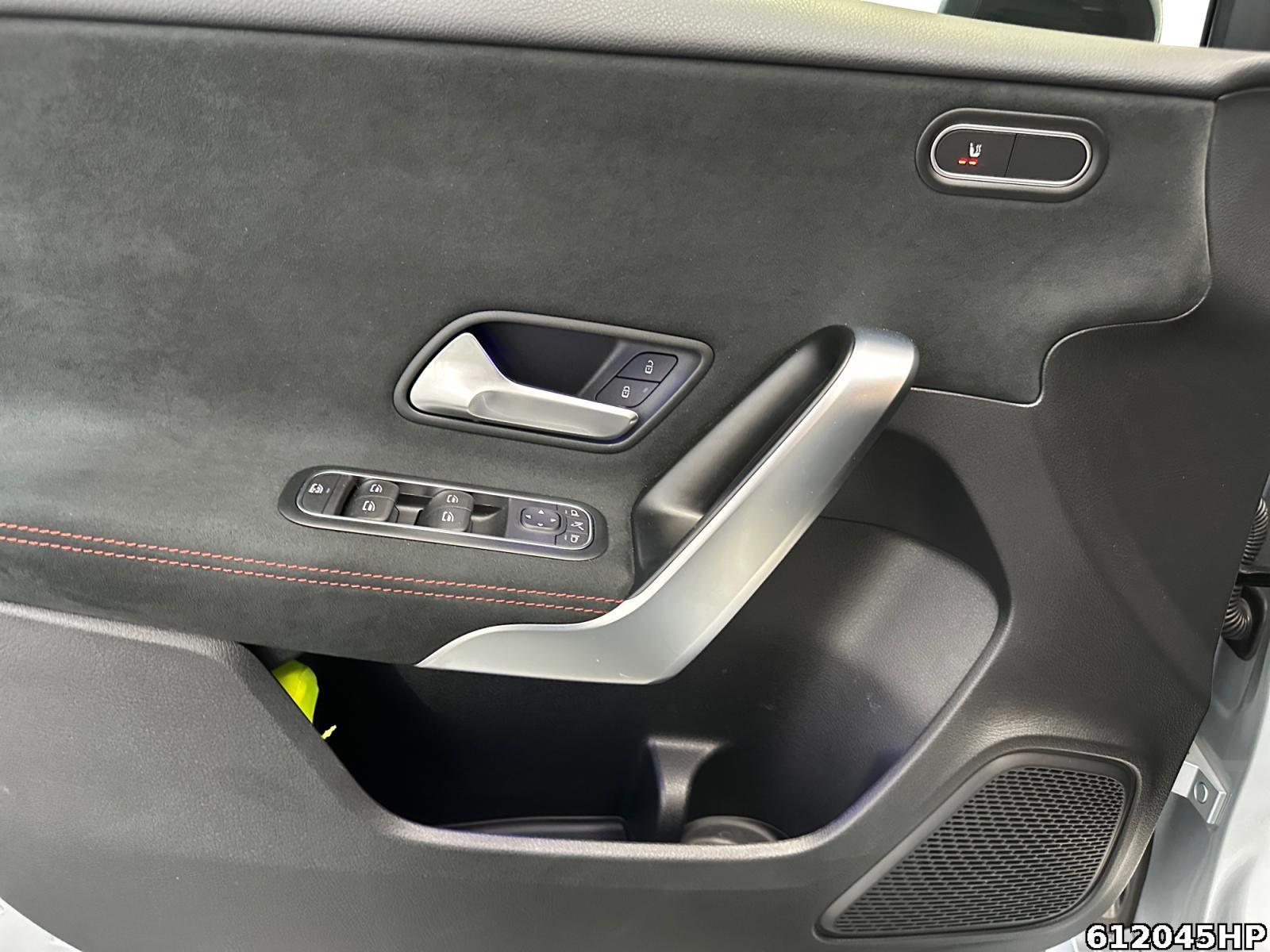 Fahrzeugabbildung Mercedes-Benz A 200 AMG AHK Night Distronic Kamera Keyless Amb