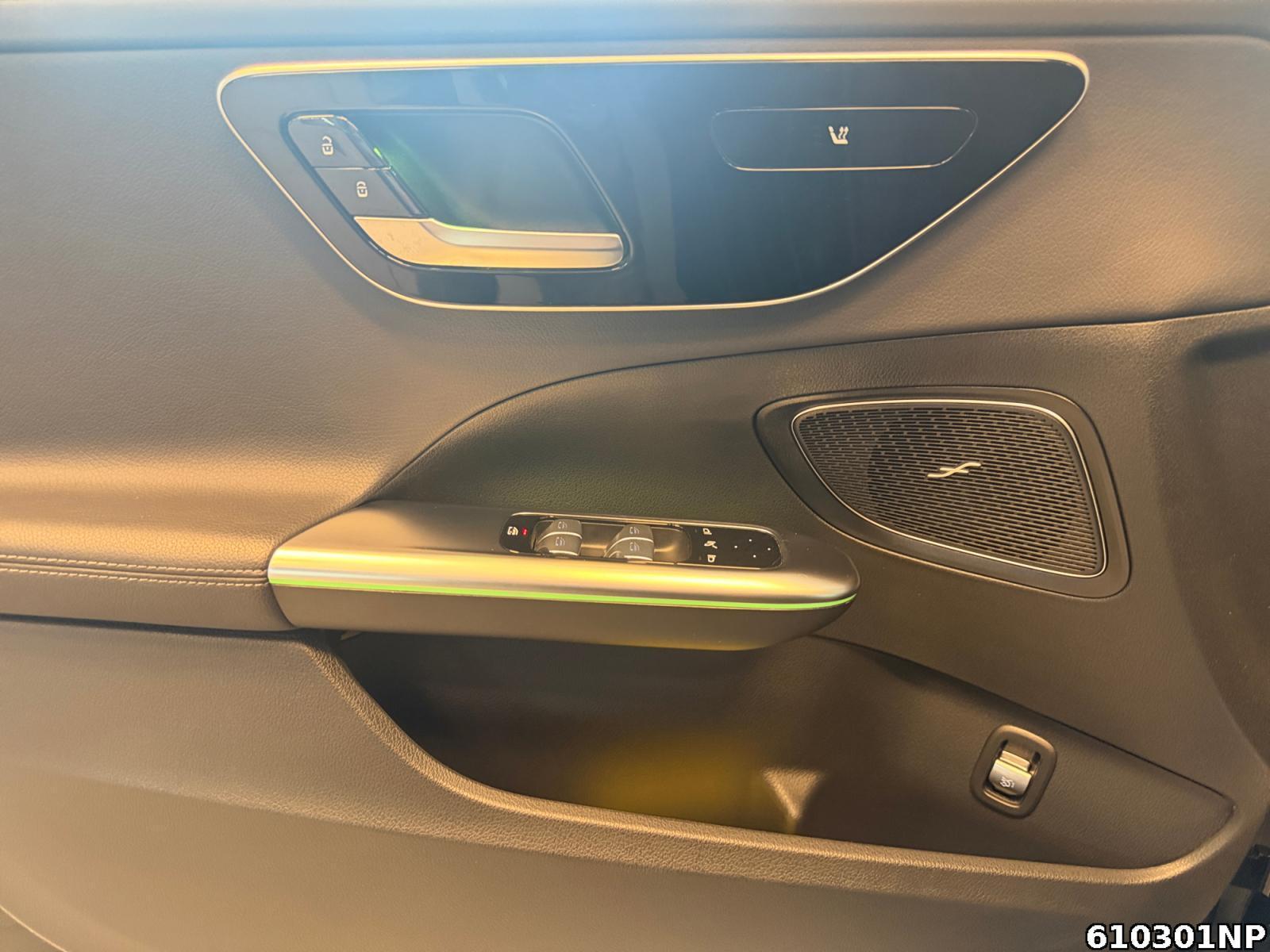 Fahrzeugabbildung Mercedes-Benz C 300 d 4M AMG Schiebedach Night Digital-Light