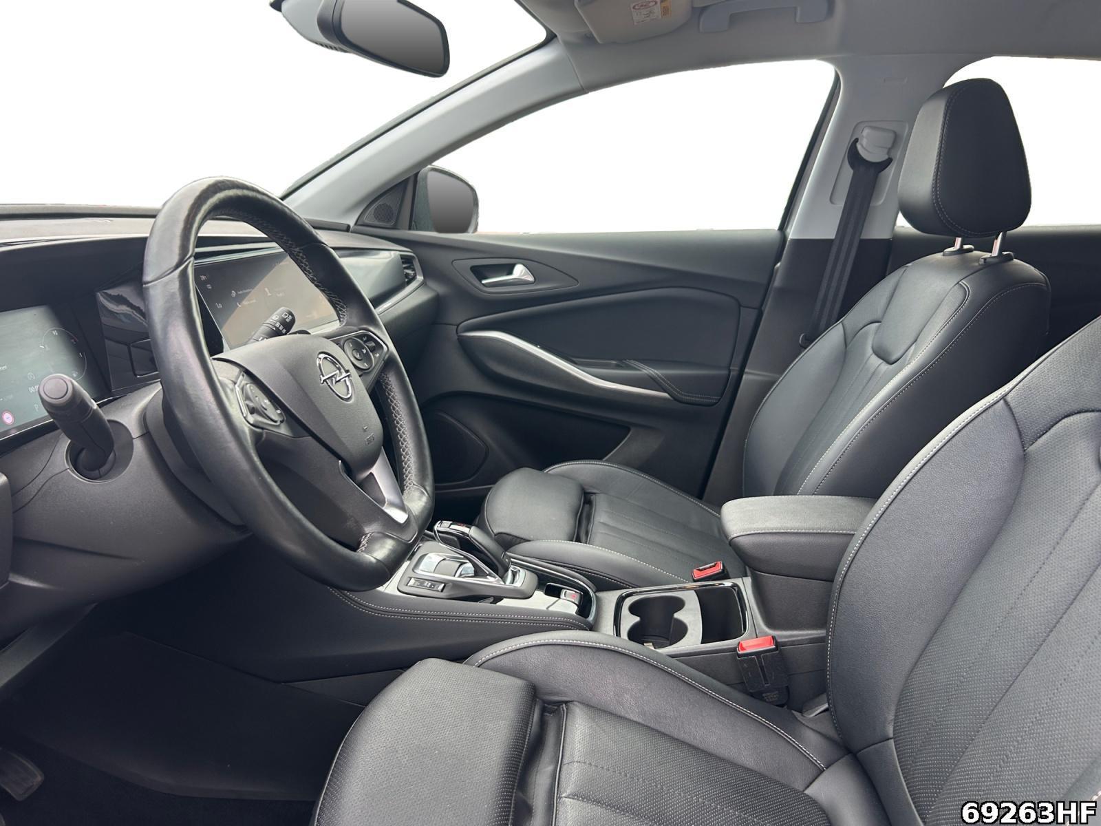 Fahrzeugabbildung Opel Grandland X 1.2 Turbo Ultimate (EURO 6d)